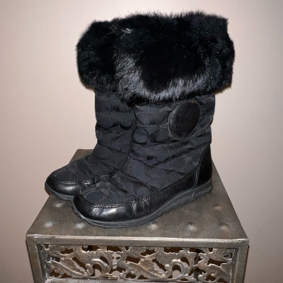 Coach all weather fur trimmed boots size 5 1/2 - Picture 4 of 6